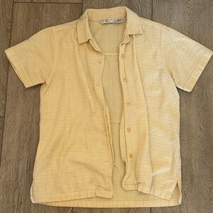 Men's Short-Sleeve Casual Button-Down Shirt in Pale Yellow